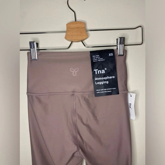 🏷️ NWT TNA Atmosphere High Rise Leggings - Picture 3 of 5